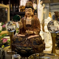 Tượng Phật Bà Quan Âm Đồng mạ vàng y áo gấm - 48cm