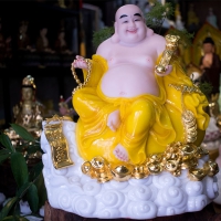 Tượng Phật Đẹp Di Lặc Bằng Bột Đá Khắc Chữ Ngũ Phúc Lâm Môn [Y Áo Vàng Size 40cm]1