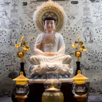 Tượng Phật Thích Ca Bột Đá (Cao 53cm-mẫu áo rũ, ngồi )1