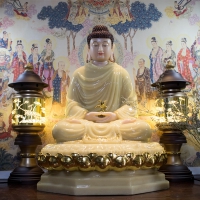 Tượng Phật Dược Sư Như Lai Đá Thạch Anh Đế Sen Mạ Vàng 68cm