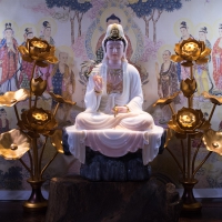 Tượng Phật Quan Âm Ngồi Tự Tại Bột Đá Ngọc 50cm1