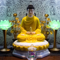 Tượng Phật Dược Sư Bột Đá Áo Vàng 50cm1