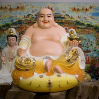 Tượng Phật Di Lặc Đài Loan Áo Vẽ Gấm Vàng Cao 39cm1