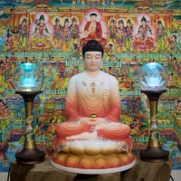 Tượng Phật Thích Ca Ngồi Bột Đá Màu Vẽ Viền Gấm(40cm)1
