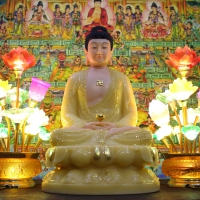 Tượng Phật Di Đà thạch anh
