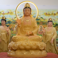 Tượng Phật Quan Âm Bồ Tát thạch anh viền vàng 48cm